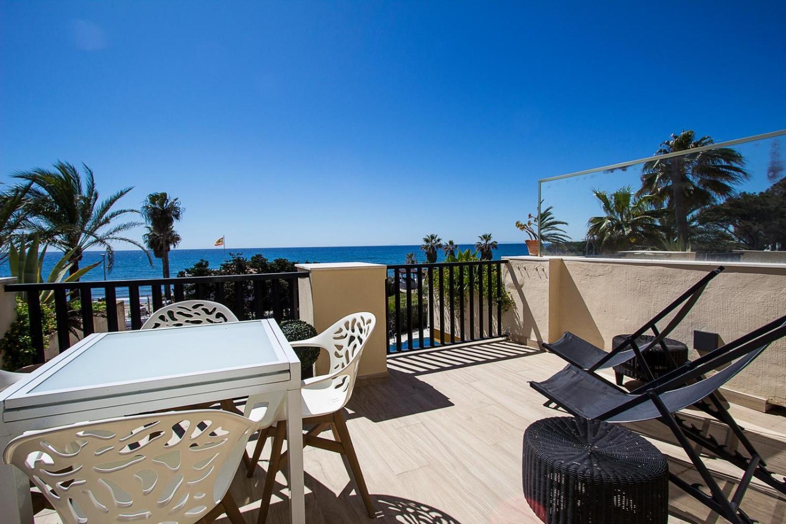 Sea Front In Apartamento *