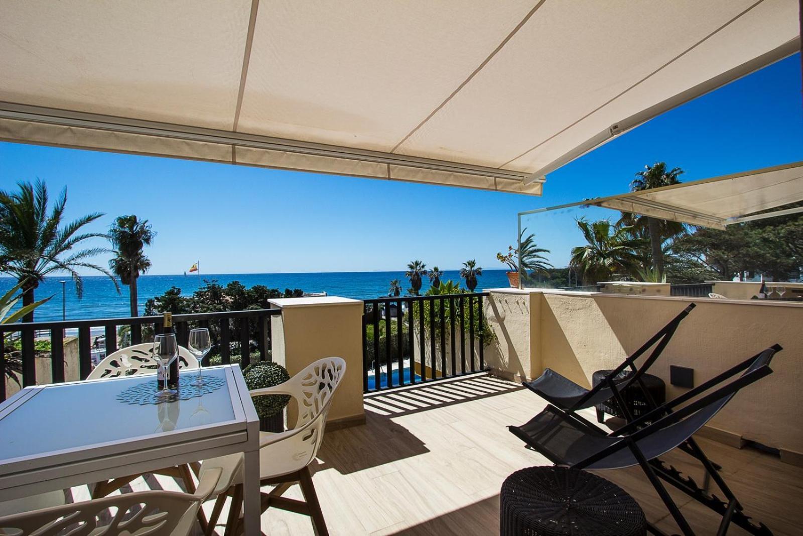 Sea Front In Apartamento *